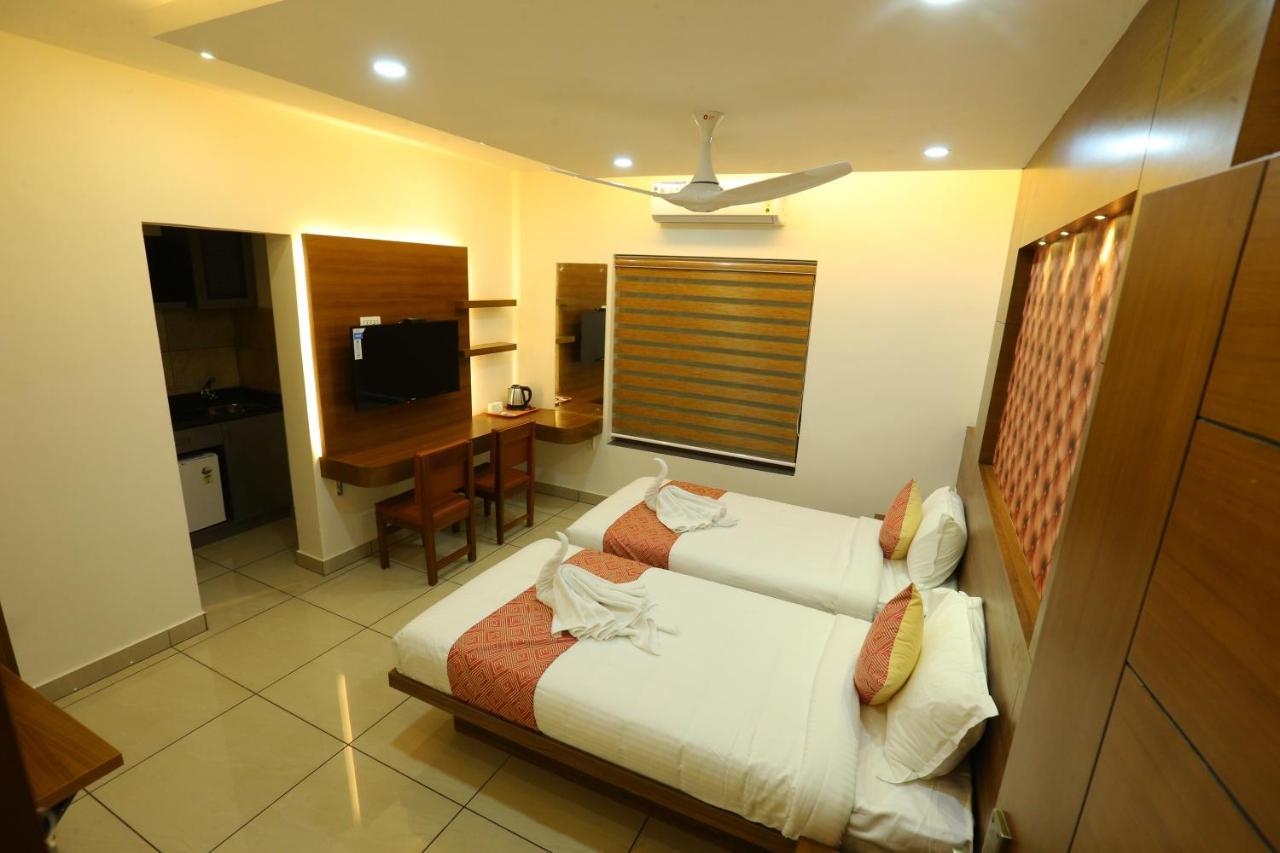 Ahlan Luxury Rooms Kochi Exterior foto