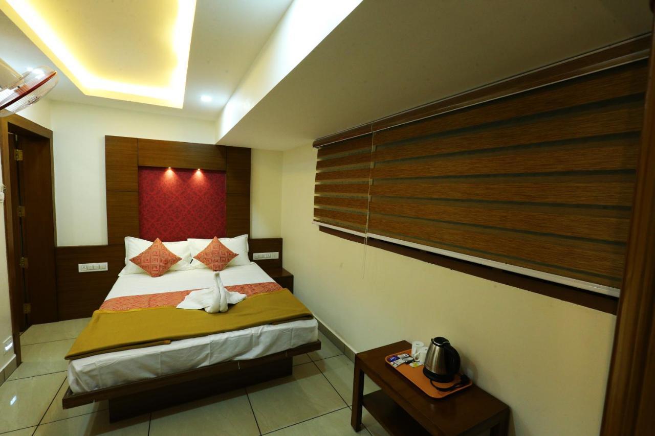 Ahlan Luxury Rooms Kochi Exterior foto